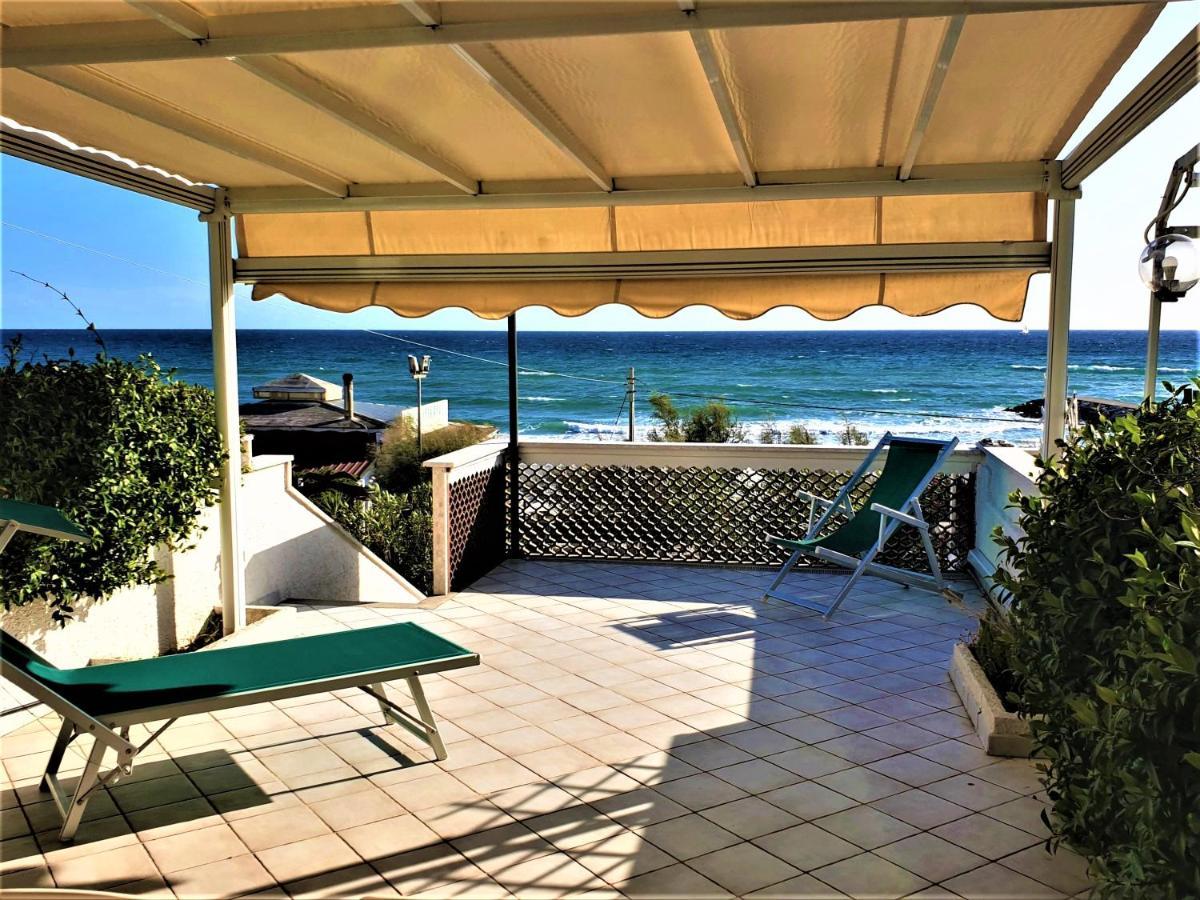 LA VILLA fronte SPIAGGIA BANDIERA BLU Sperlonga Esterno foto