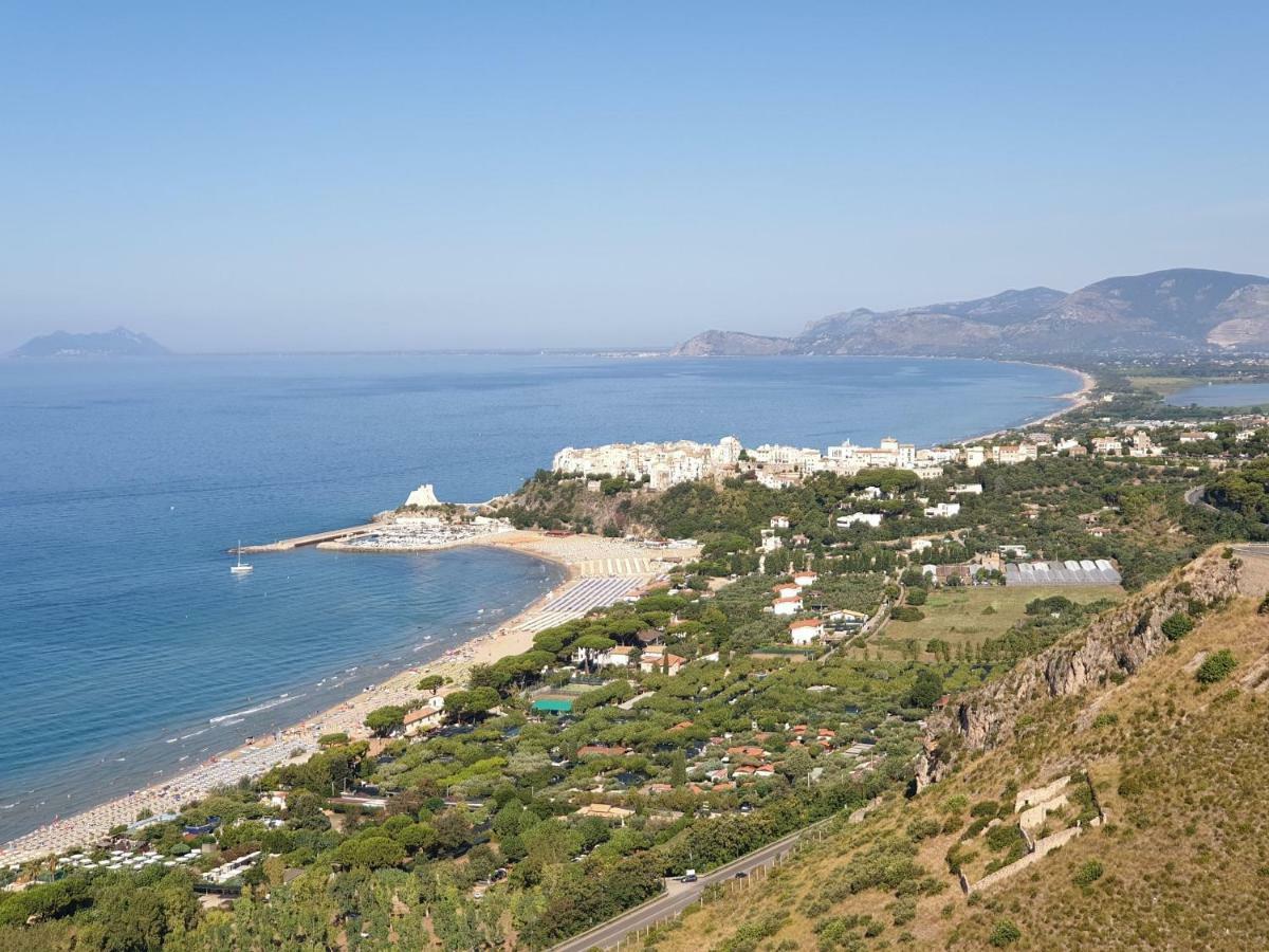 LA VILLA fronte SPIAGGIA BANDIERA BLU Sperlonga Esterno foto
