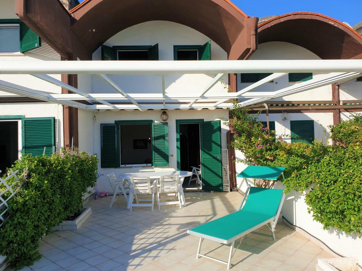 LA VILLA fronte SPIAGGIA BANDIERA BLU Sperlonga Esterno foto