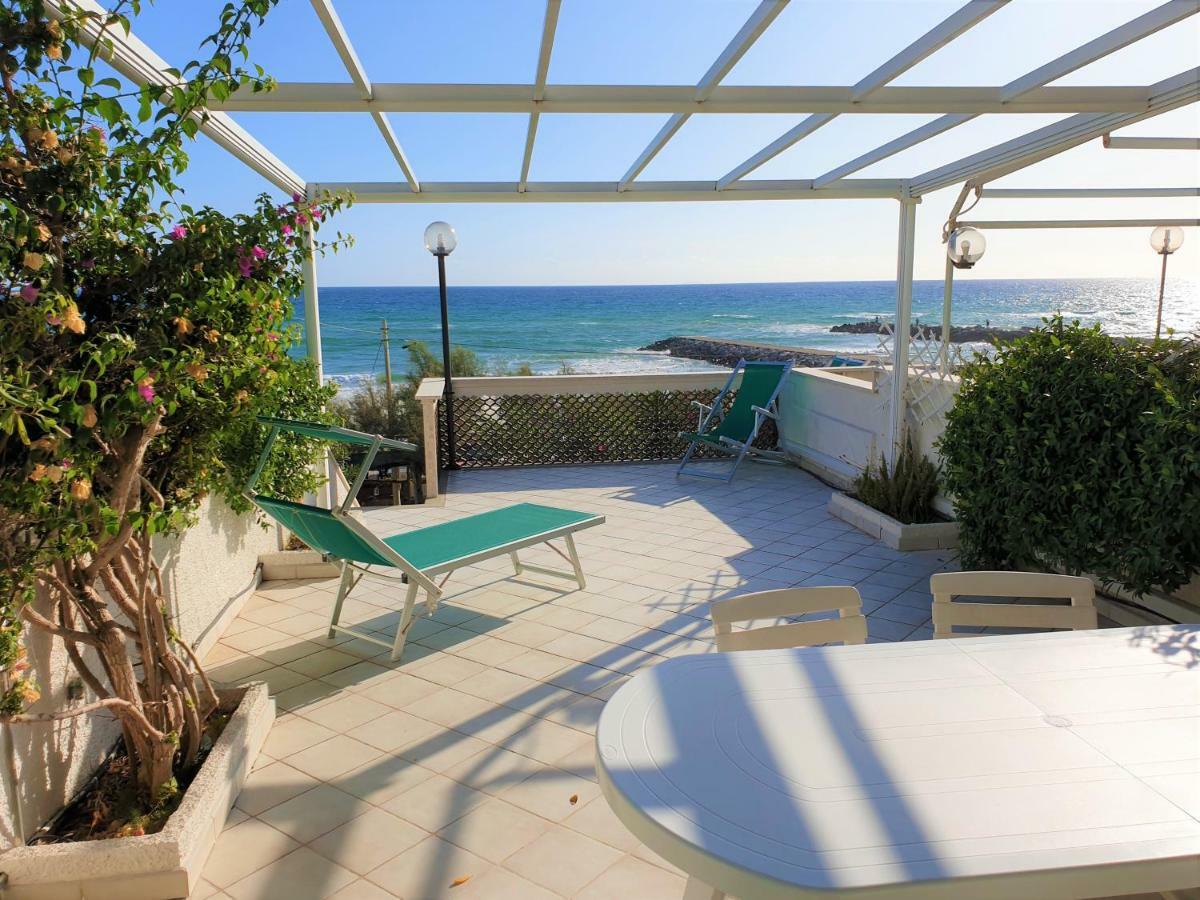 LA VILLA fronte SPIAGGIA BANDIERA BLU Sperlonga Esterno foto